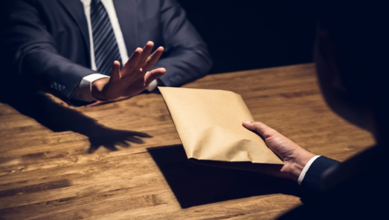 Instituições Públicas Alvo de Vasta Operação Anticorrupção