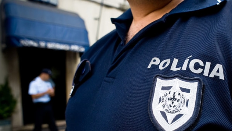 Jovem de 17 anos detido por violar ex-namorada em Oeiras