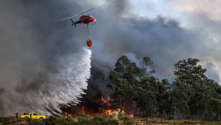 Incêndios: Helicóptero de Combate a Incêndios Colide com Ramada em Arcos de Valdevez