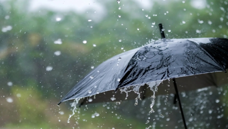 Oito distritos do continente sob aviso amarelo devido à chuva e vento forte