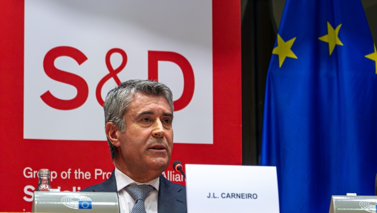 Carneiro diz que alterações à lei laboral carecem de