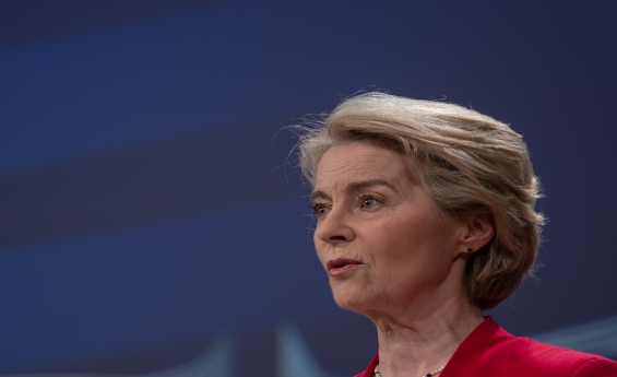 Von der Leyen fala em “dia histórico” por UE acordar deixar de importar gás russo