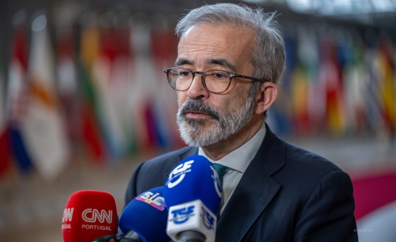 Irão: Rangel descarta qualquer envolvimento militar de Portugal no estreito de Ormuz