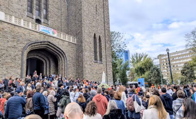 Comunidade católica portuguesa de Ixelles leva a devoção de Fátima às ruas de Bruxelas